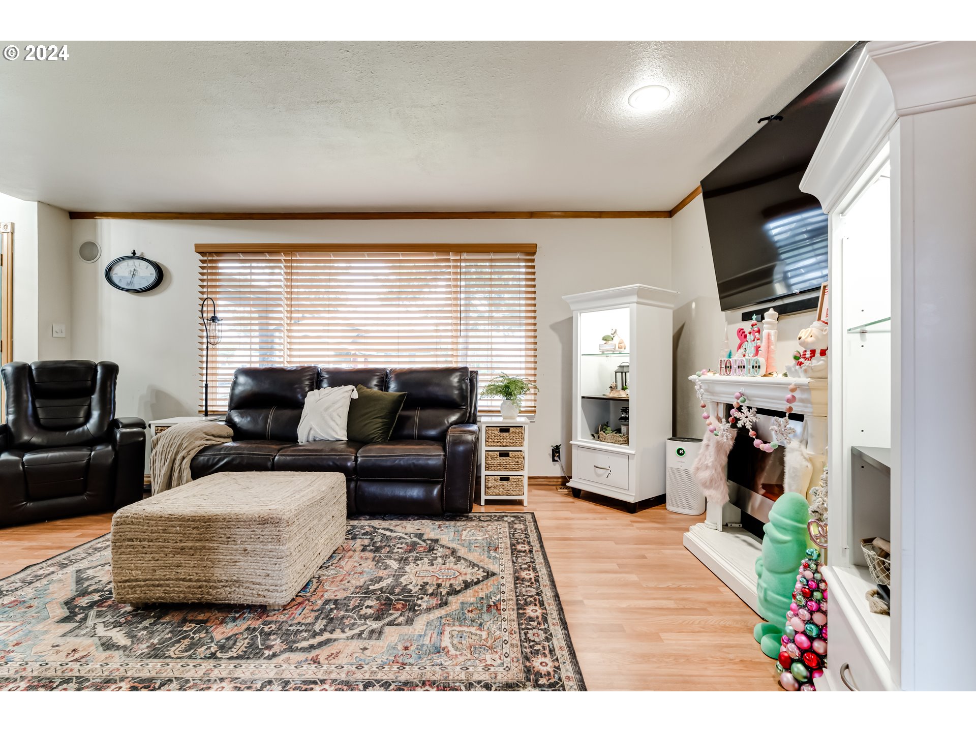 697 71st Street Springfield, OR 97478 - Photo 8 of 35 Family Room