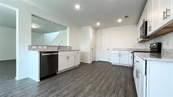 $2,099 | 812 Poppy Cove Lane, Princeton, TX 75407