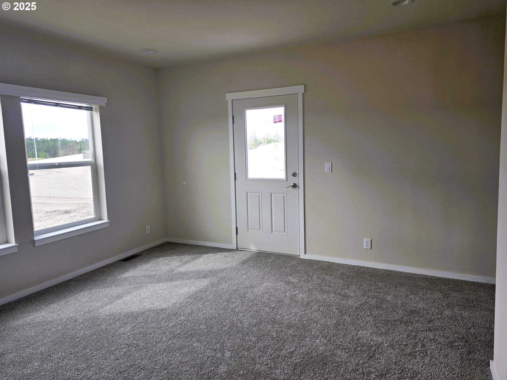 1437 53rd Street Florence, OR 97439 - Photo 7 of 31