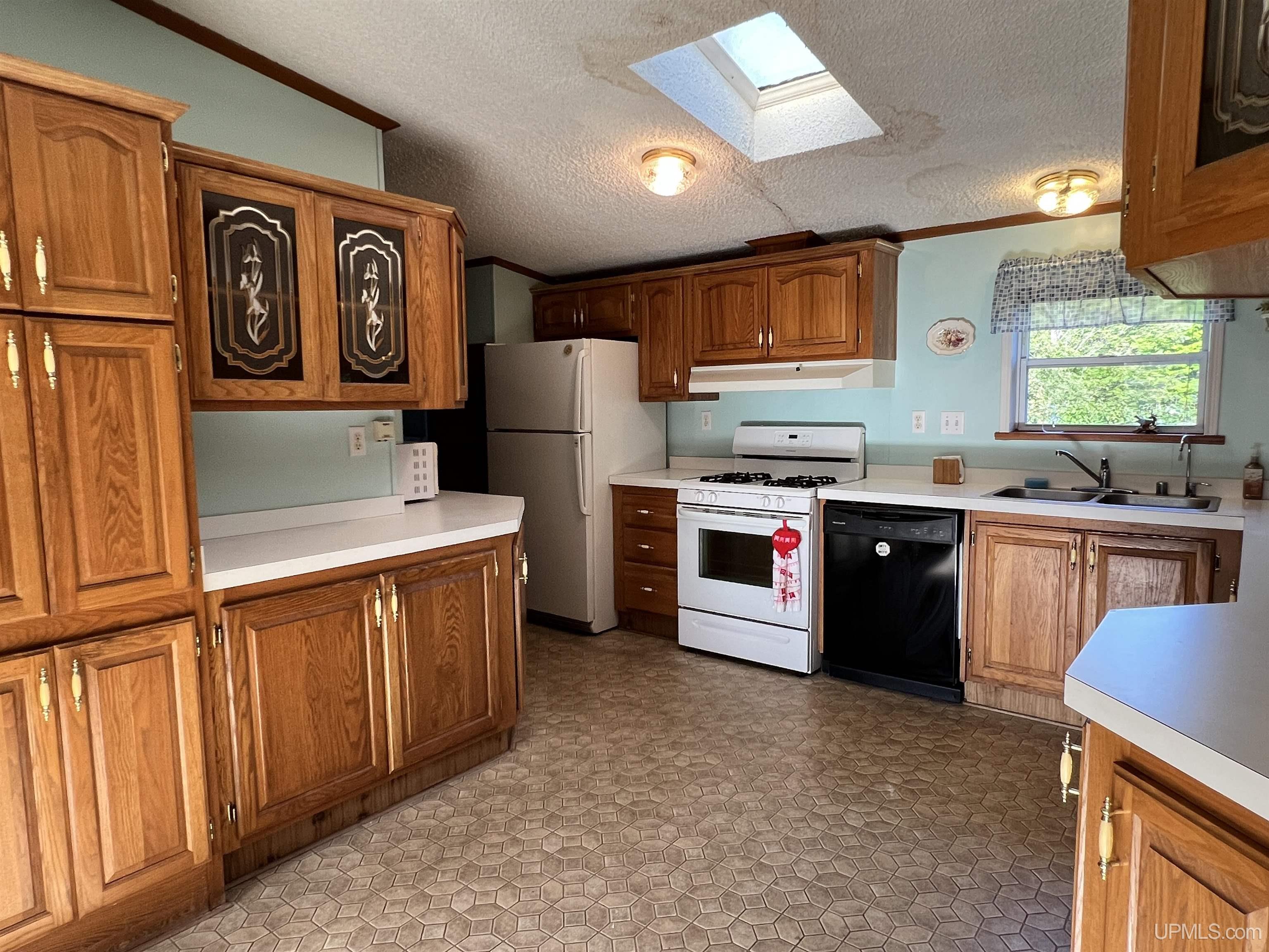 13195 Town Road Skanee, MI 49962 - Photo 14 of 55 Gallery Image 14