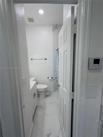 $1,600 | 16242 Southwest 42nd Terrace, Miami, FL 33185