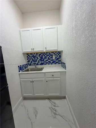 $1,600 | 16242 Southwest 42nd Terrace, Miami, FL 33185
