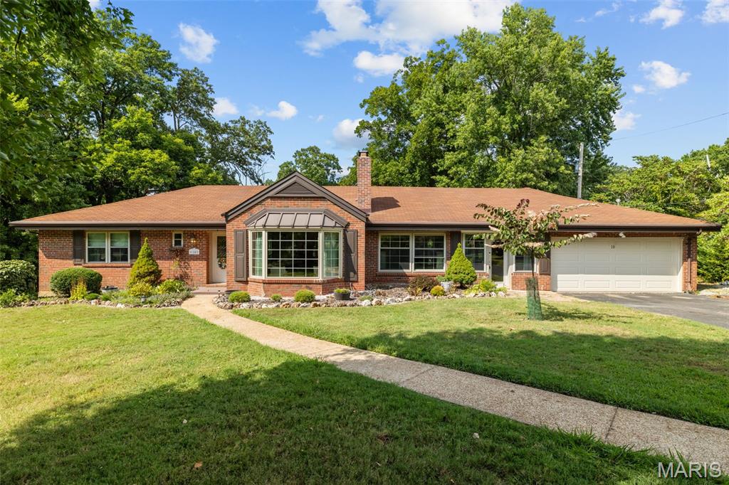 10 Finlay Road St. Louis, MO 63122 - Photo 3 of 69 Gallery Image 3