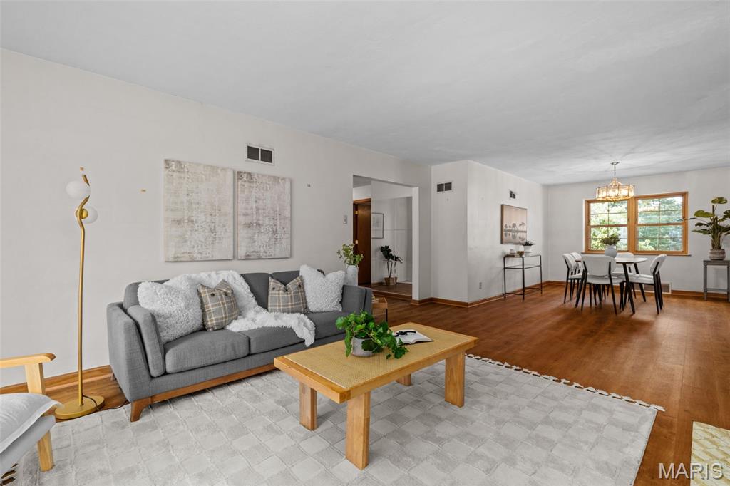 10 Finlay Road St. Louis, MO 63122 - Photo 9 of 69 Gallery Image 9