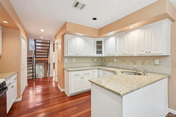 $625,000 | 10 Omni Court, New City, NY 10956