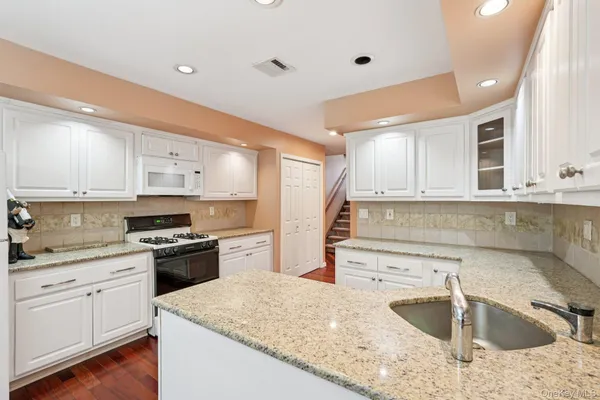 $625,000 | 10 Omni Court, New City, NY 10956