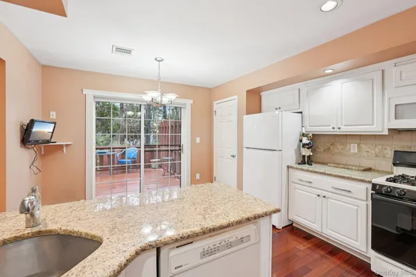 $625,000 | 10 Omni Court, New City, NY 10956