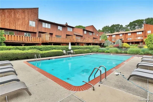 $625,000 | 10 Omni Court, New City, NY 10956