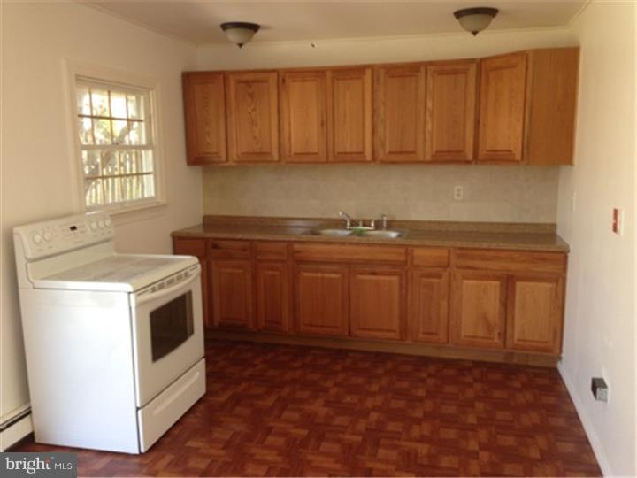 79 Trail Road Levittown, PA 19056 - Photo 4 of 7 Kitchen