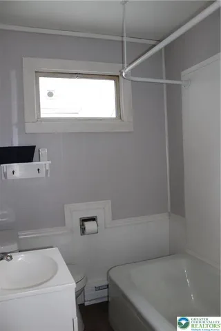 $1,200 | 318 North Columbia Street, Tamaqua, PA 18252