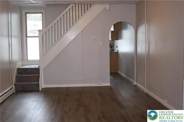 $1,200 | 318 North Columbia Street, Tamaqua, PA 18252