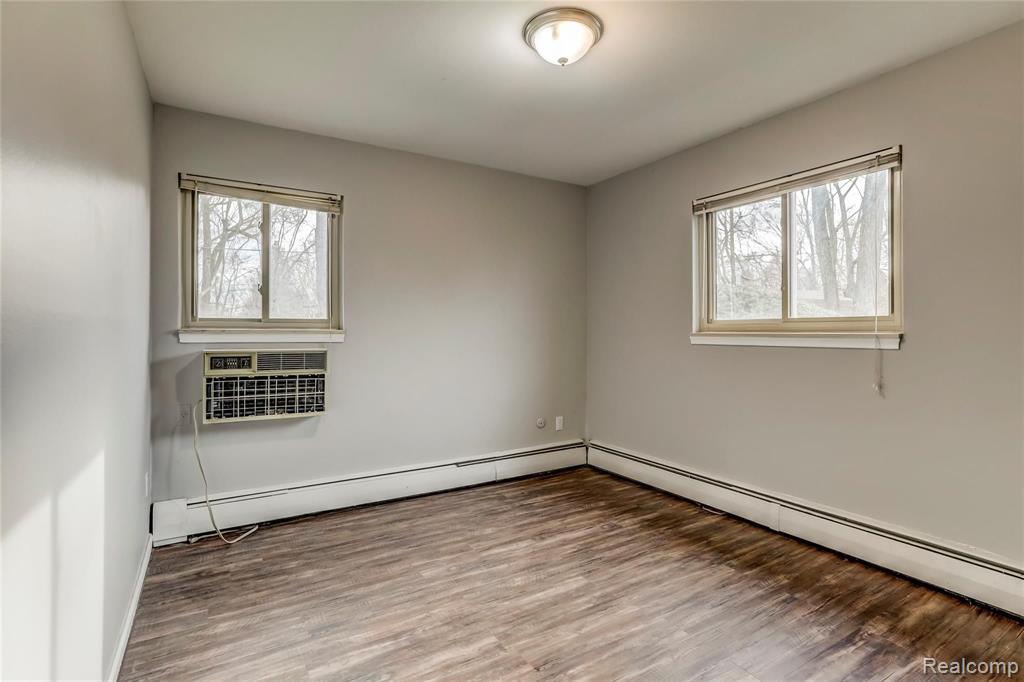 2165 Decker Road, Unit 32 Walled Lake, MI 48390 - Photo 12 of 17