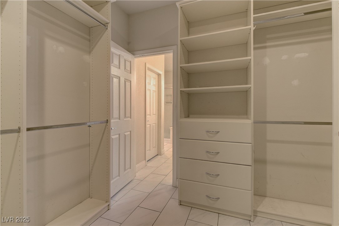 972 Rue Grand Paradis Lane Henderson, NV 89011 - Photo 19 of 32 View of walk in closet