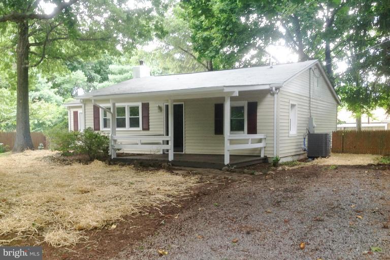 47 Blue Ridge Avenue Front Royal, VA 22630 - Photo 1 of 6 Exterior (Front)