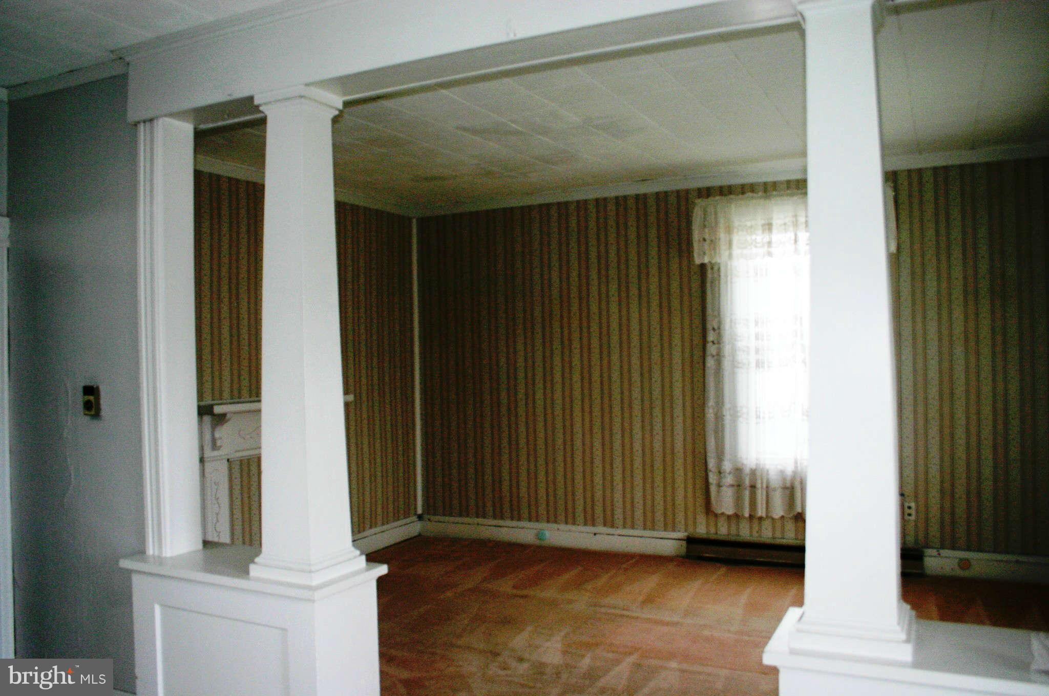 208 West 3rd Avenue Ranson, WV 25438 - Photo 4 of 15 Living Room