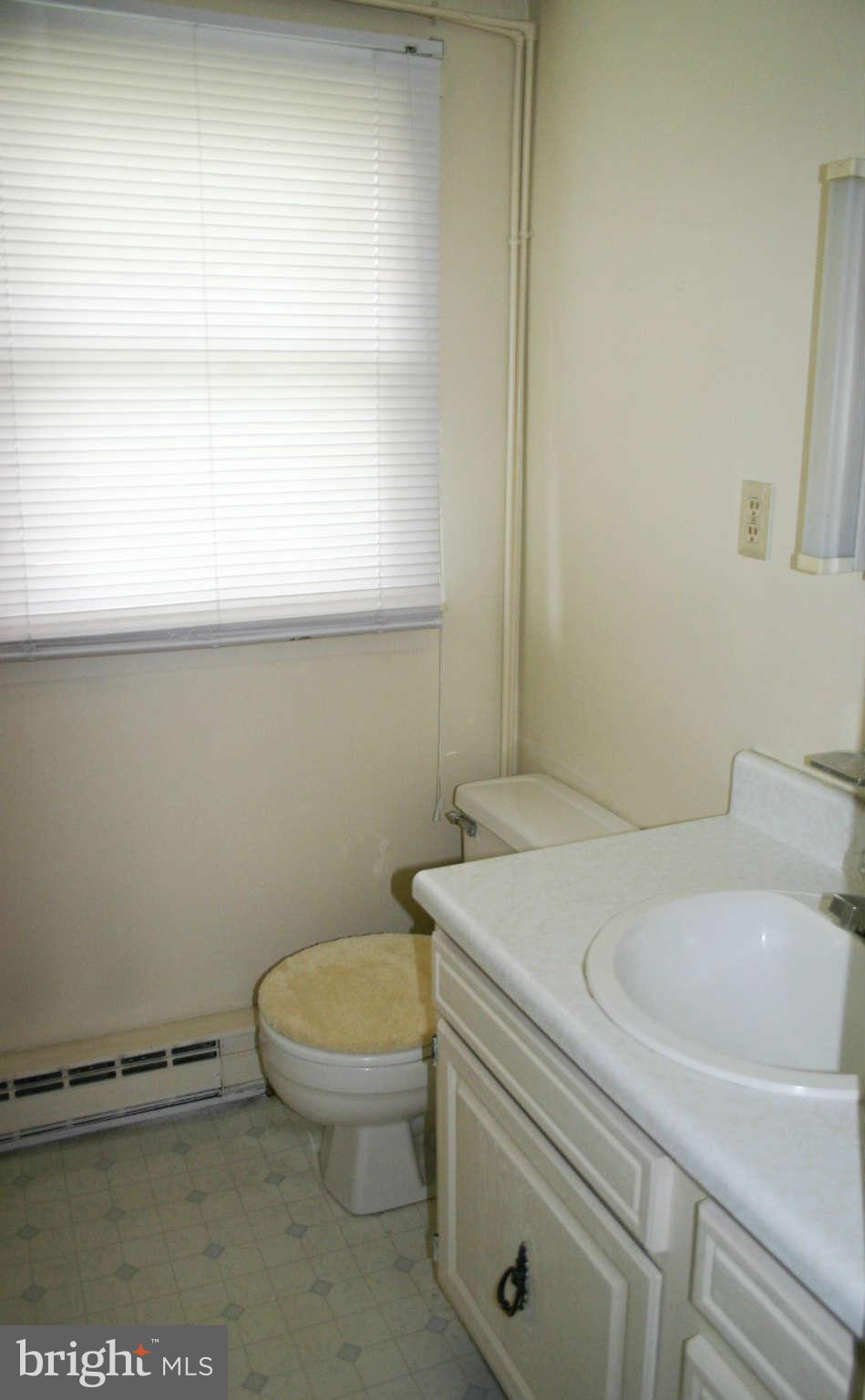 208 West 3rd Avenue Ranson, WV 25438 - Photo 7 of 15 Bath