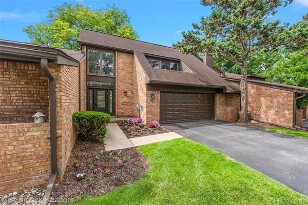 $499,000 | 2141 Bordeaux Street, West Bloomfield, MI 48323