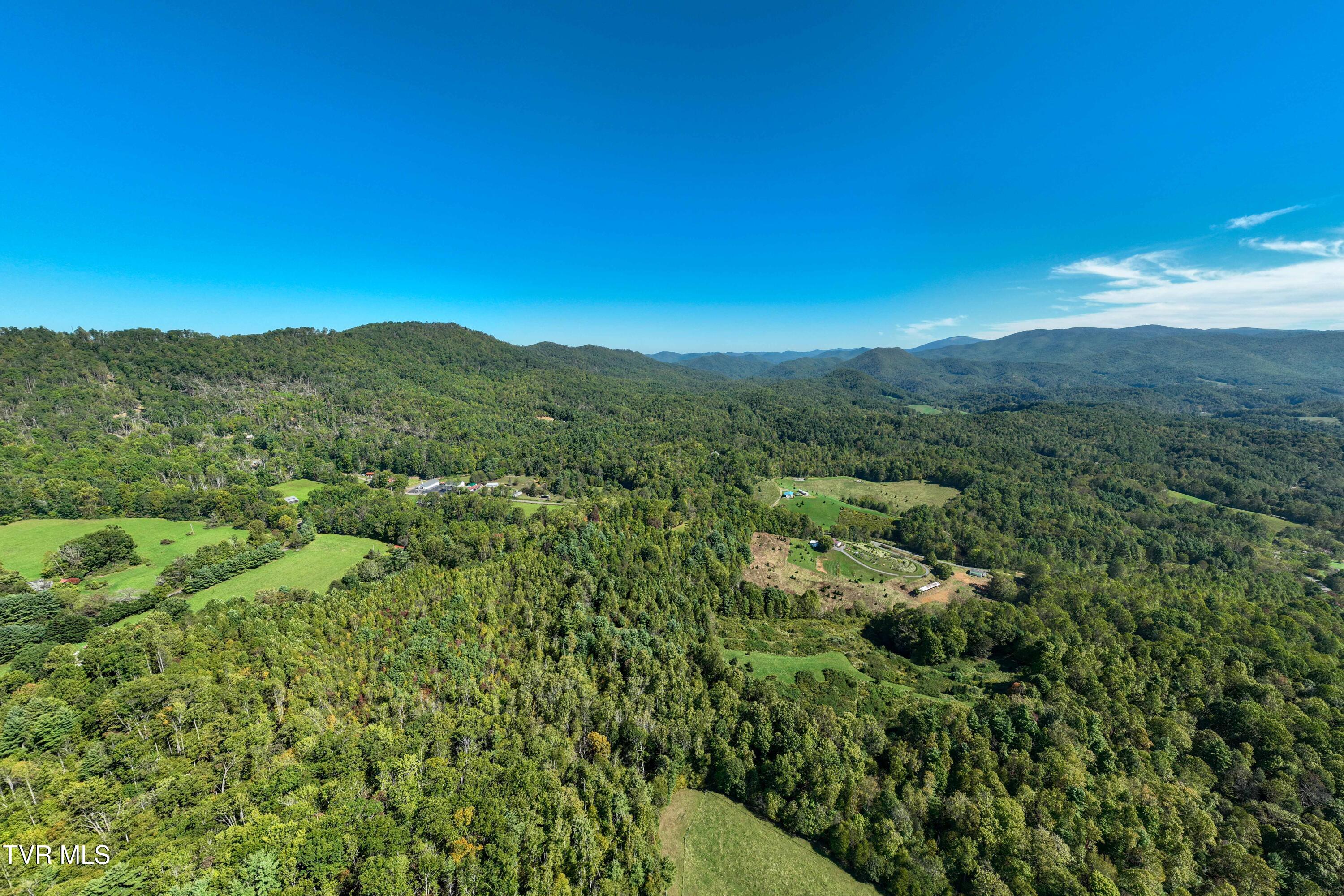 1311 Deer Run Road Mountain City, TN 37683 - Photo 14 of 28 Deer Run Road (12 of 37)