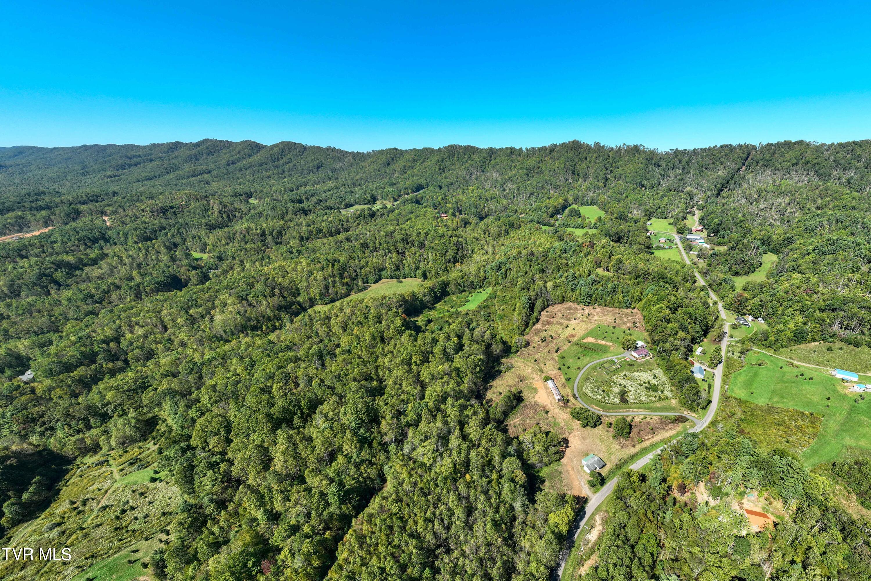 1311 Deer Run Road Mountain City, TN 37683 - Photo 15 of 28 Deer Run Road (14 of 37)