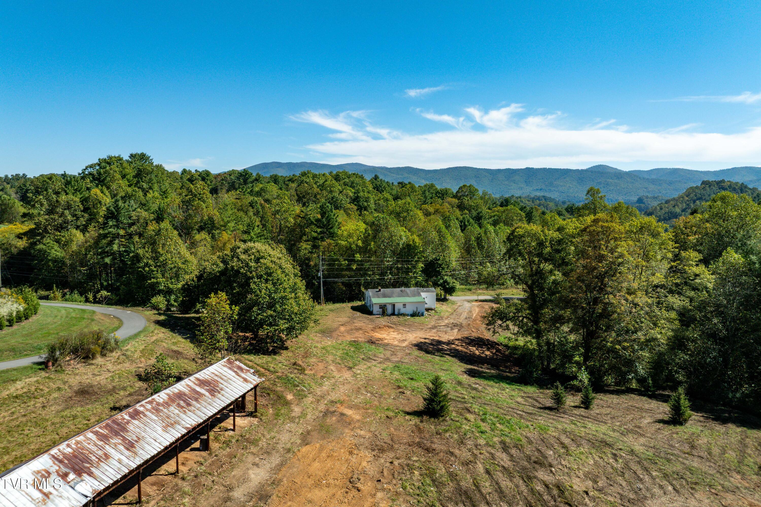1311 Deer Run Road Mountain City, TN 37683 - Photo 21 of 28 Deer Run Road (28 of 37)