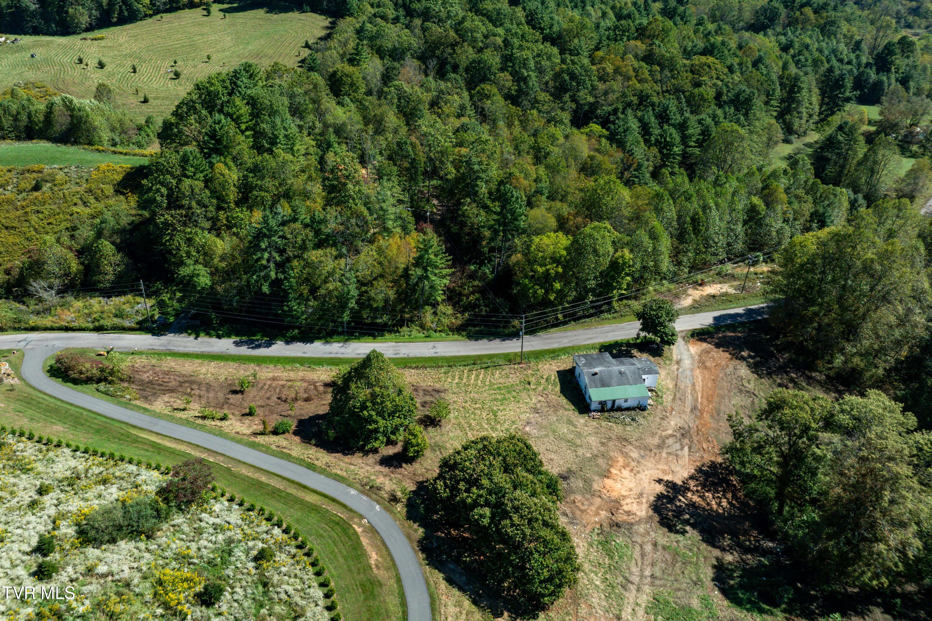 1311 Deer Run Road Mountain City, TN 37683 - Photo 23 of 28 Deer Run Road (32 of 37)