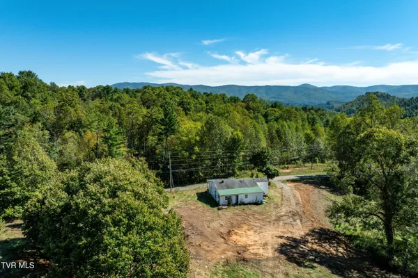 $369,000 | 1311 Deer Run Road, Mountain City, TN 37683