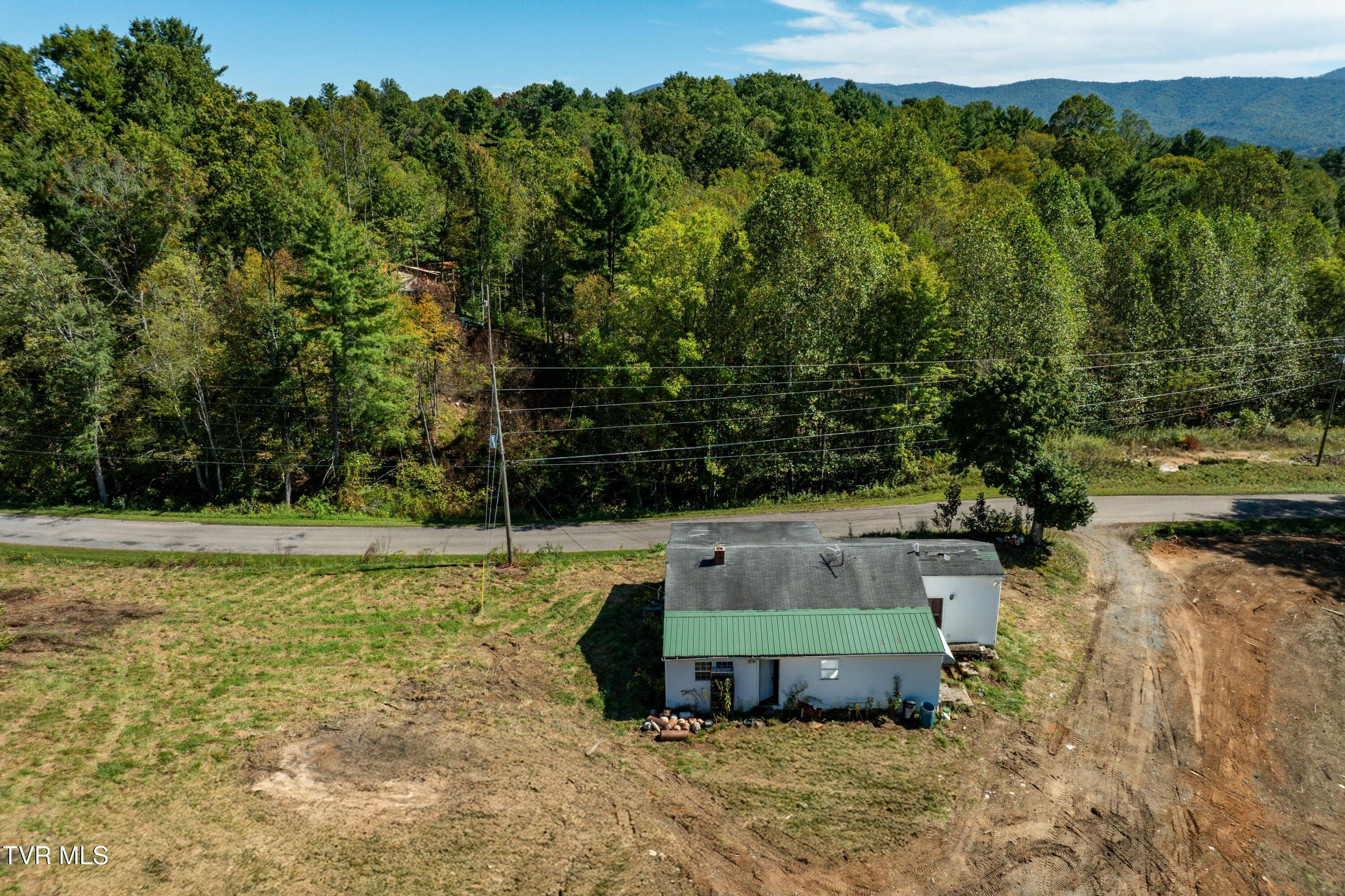 1311 Deer Run Road Mountain City, TN 37683 - Photo 26 of 28 Deer Run Road (35 of 37)