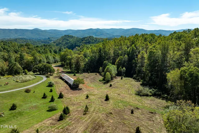 $445,000 | 1311 Deer Run Road, Mountain City, TN 37683