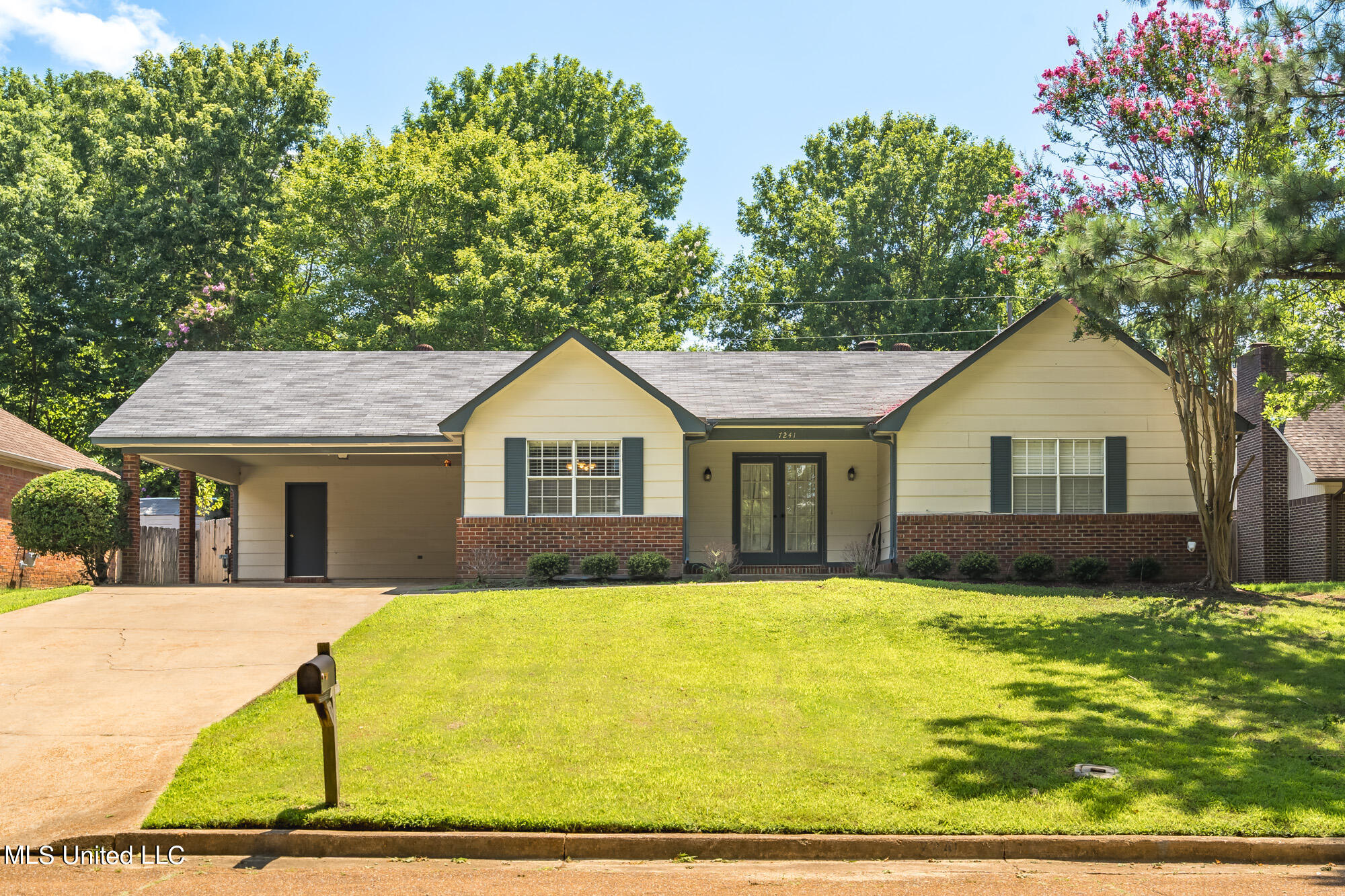 7241 Kingcrest Road Olive Branch, MS 38654 - Photo 1 of 24 238859m_01-snapsold-screen-7241 Kingcres