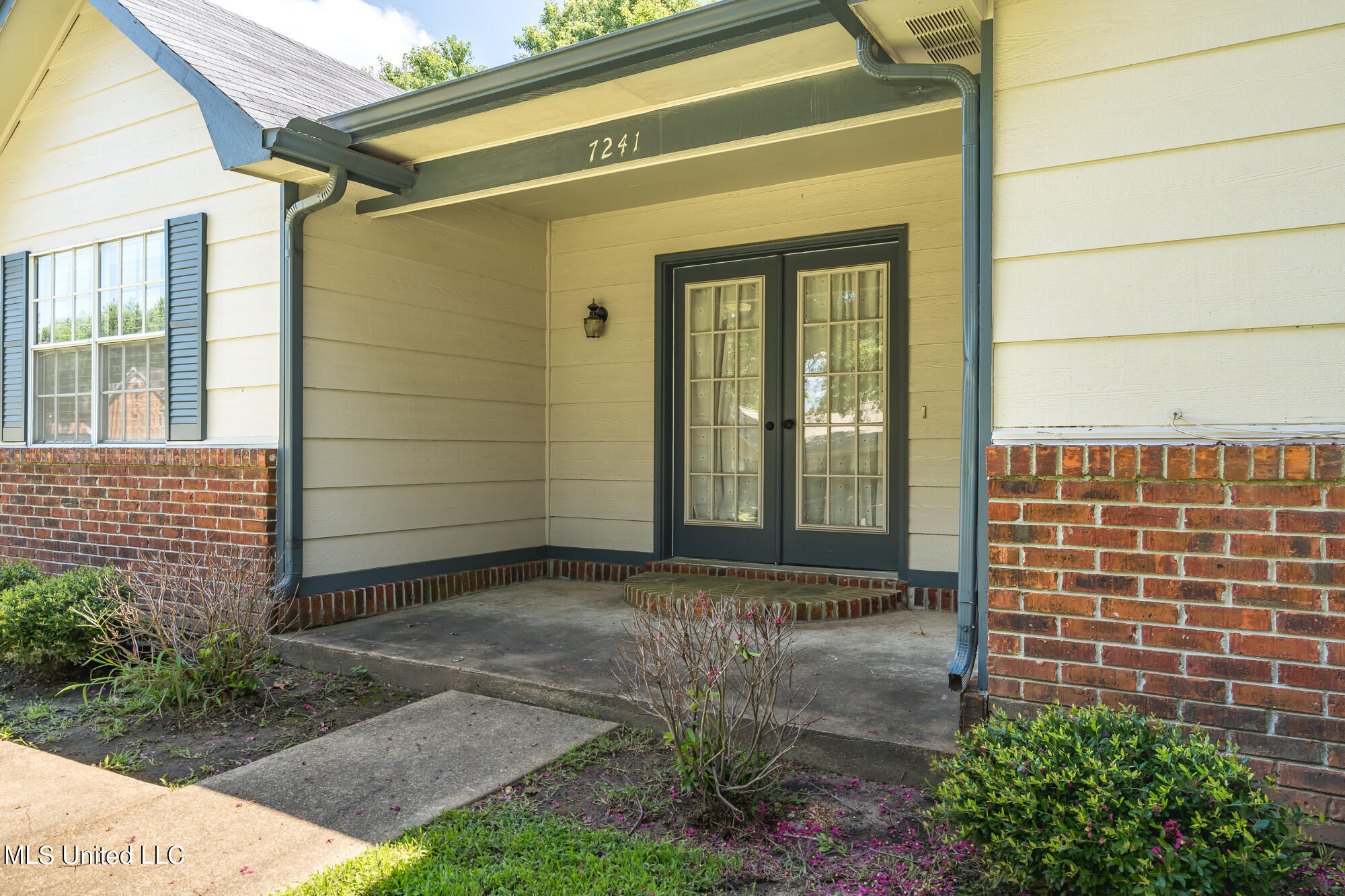 7241 Kingcrest Road Olive Branch, MS 38654 - Photo 3 of 24 238859m_04-snapsold-screen-7241 Kingcres