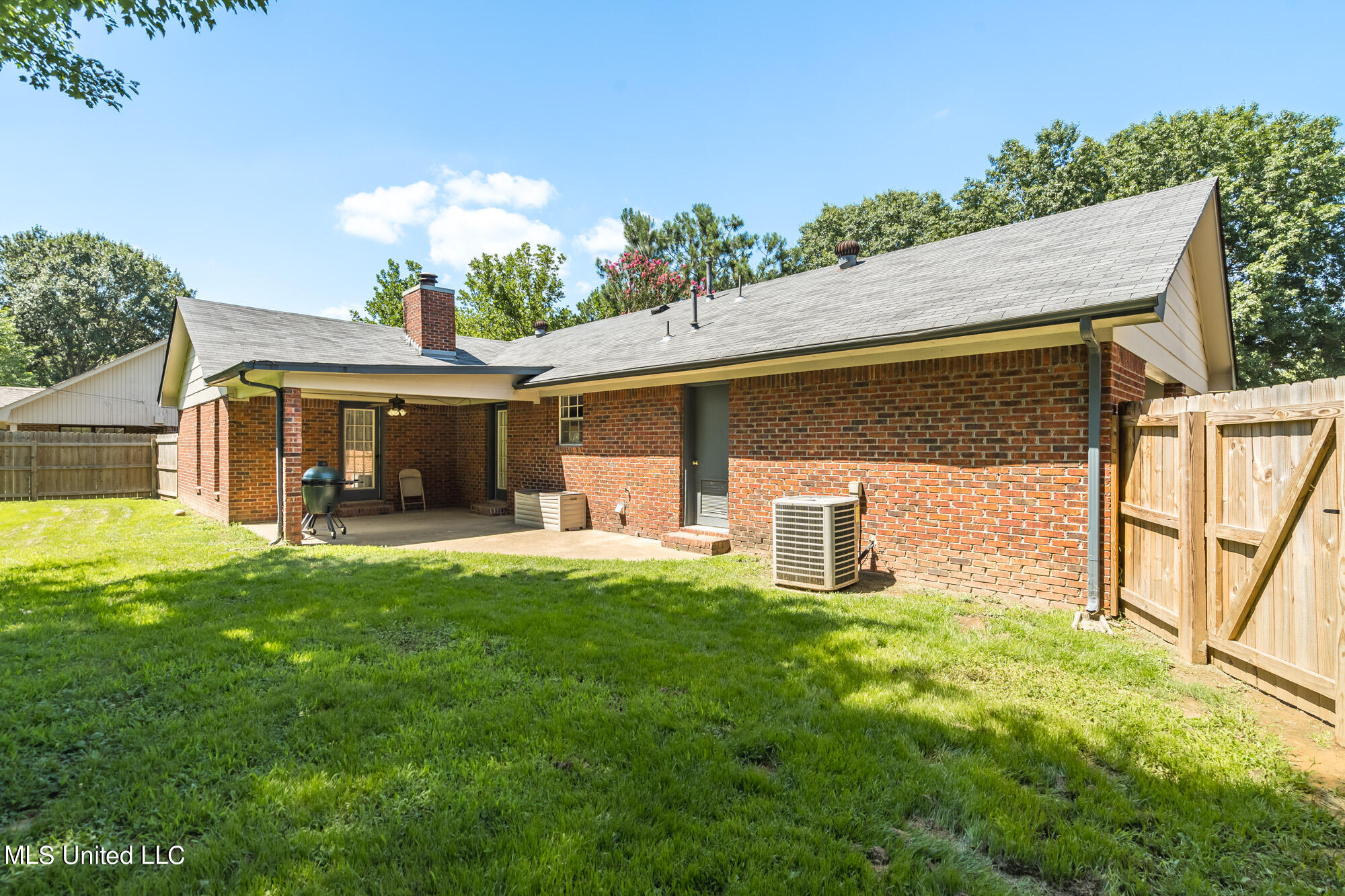 7241 Kingcrest Road Olive Branch, MS 38654 - Photo 8 of 24 238859m_25-snapsold-screen-7241 Kingcres