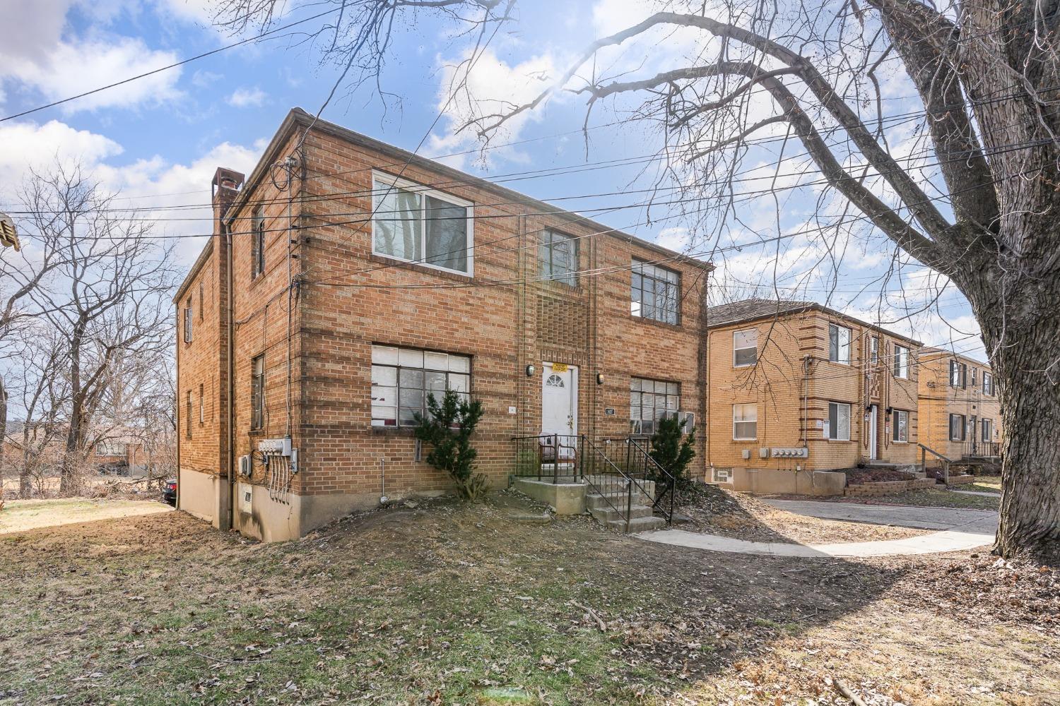 1627 Summit Road Cincinnati, OH 45237 - Photo 3 of 22