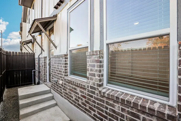 a view of a pathway of a building