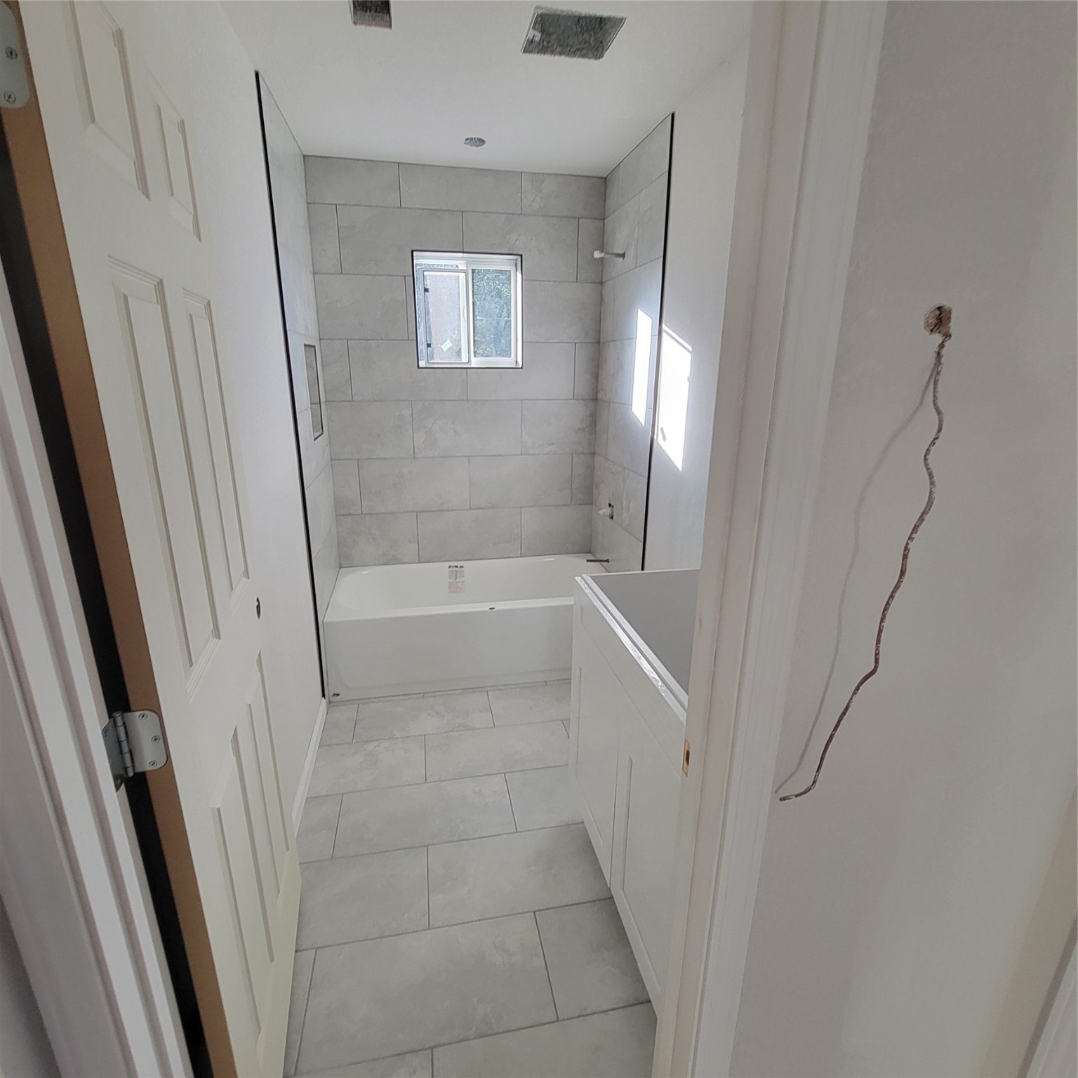 3370 Lorilee Street Beaumont, TX 77708 - Photo 11 of 11 a bathroom with a bathtub