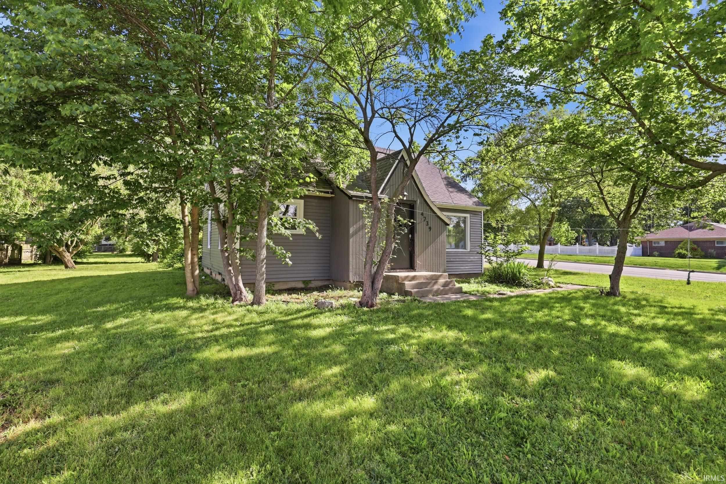 4739 Stellhorn Road Fort Wayne, IN 46835 - Photo 3 of 24