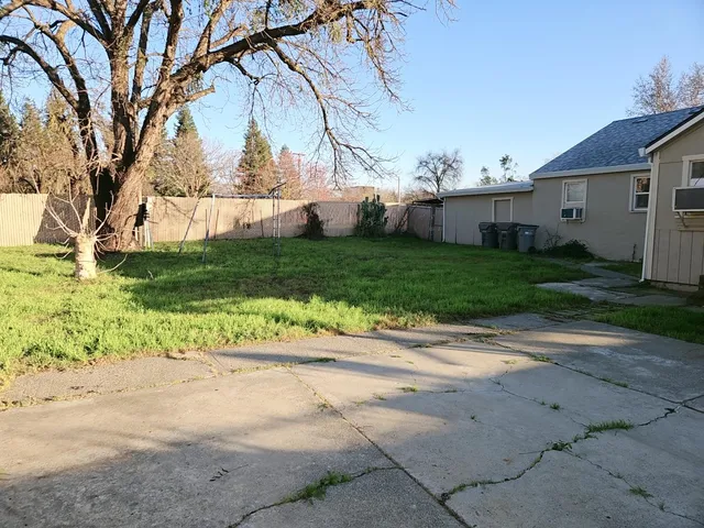 $2,600 | 712 West Gibson Road, Woodland, CA 95695