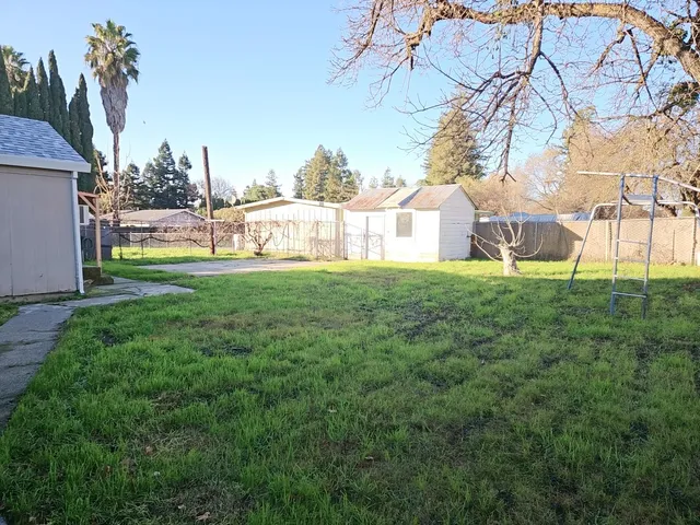 $2,600 | 712 West Gibson Road, Woodland, CA 95695