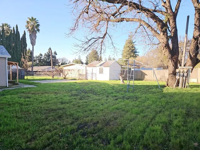 $2,600 | 712 West Gibson Road, Woodland, CA 95695