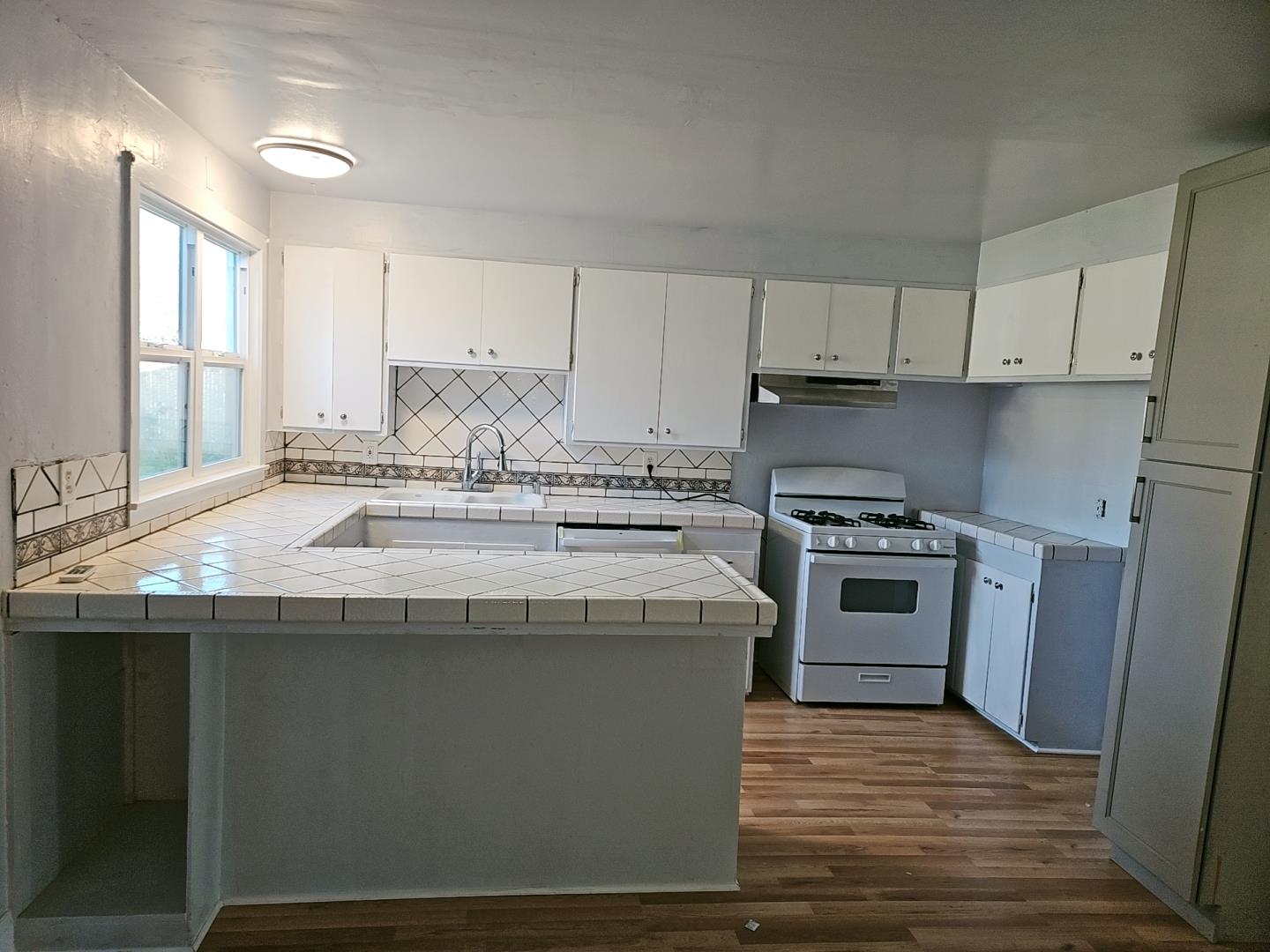 712 West Gibson Road Woodland, CA 95695 - Photo 9 of 28