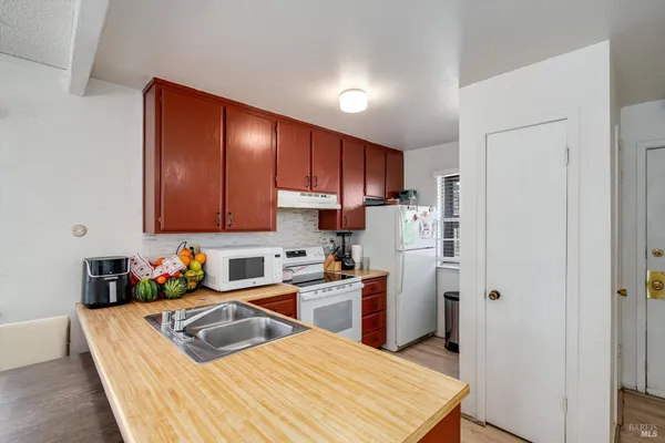 $369,000 | 1708 Glenbrook Drive, Unit F, Santa Rosa, CA 95401