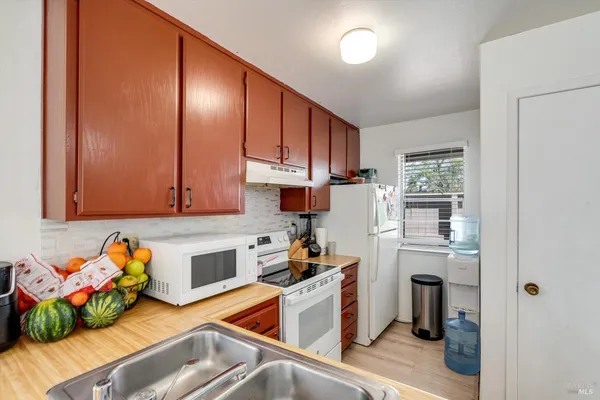 $369,000 | 1708 Glenbrook Drive, Unit F, Santa Rosa, CA 95401