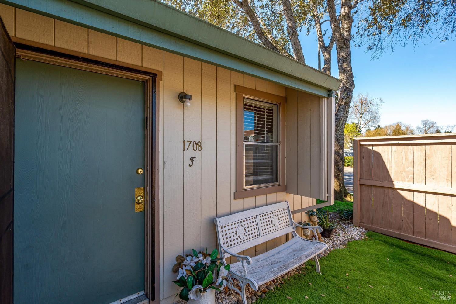 1708 Glenbrook Drive, Unit F Santa Rosa, CA 95401 - Photo 4 of 37