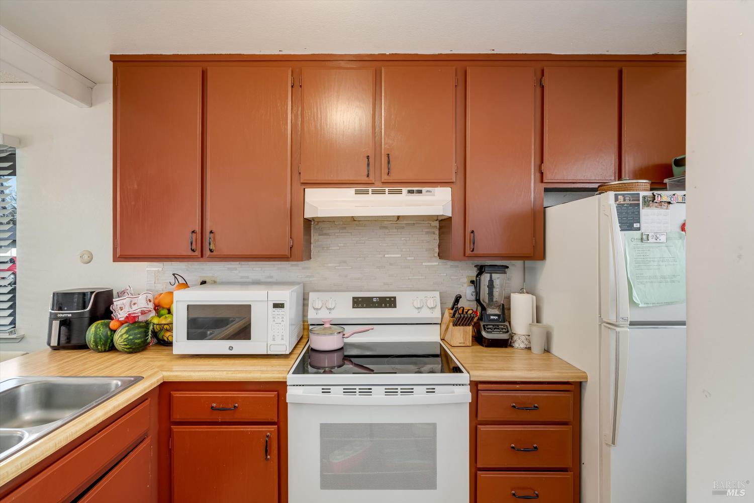 1708 Glenbrook Drive, Unit F Santa Rosa, CA 95401 - Photo 10 of 37