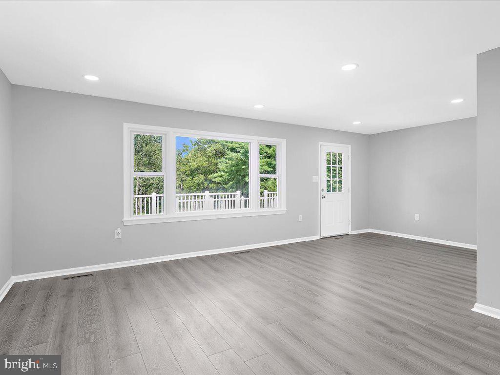 3608 Cool Crest Drive Jefferson, MD 21755 - Photo 4 of 42