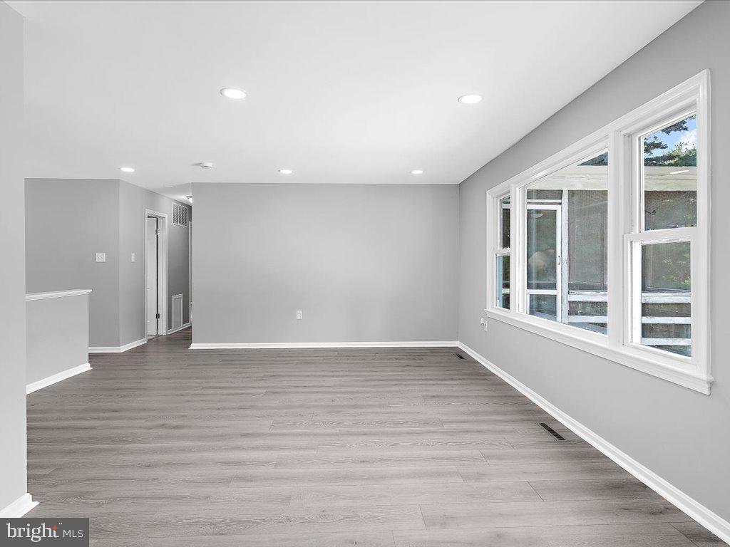 3608 Cool Crest Drive Jefferson, MD 21755 - Photo 7 of 42