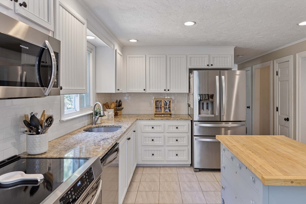 11 Chandler Road Sandwich, MA 02537 - Photo 18 of 37 Gallery Image 18