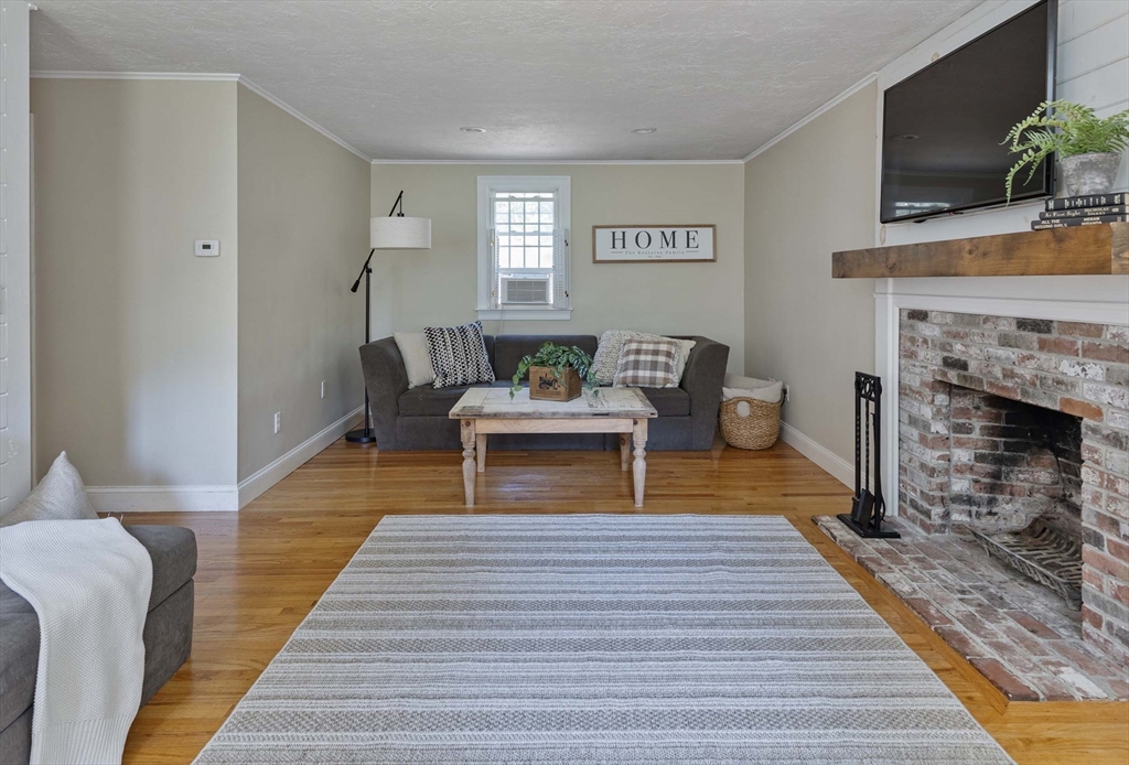 11 Chandler Road Sandwich, MA 02537 - Photo 8 of 37 Gallery Image 8