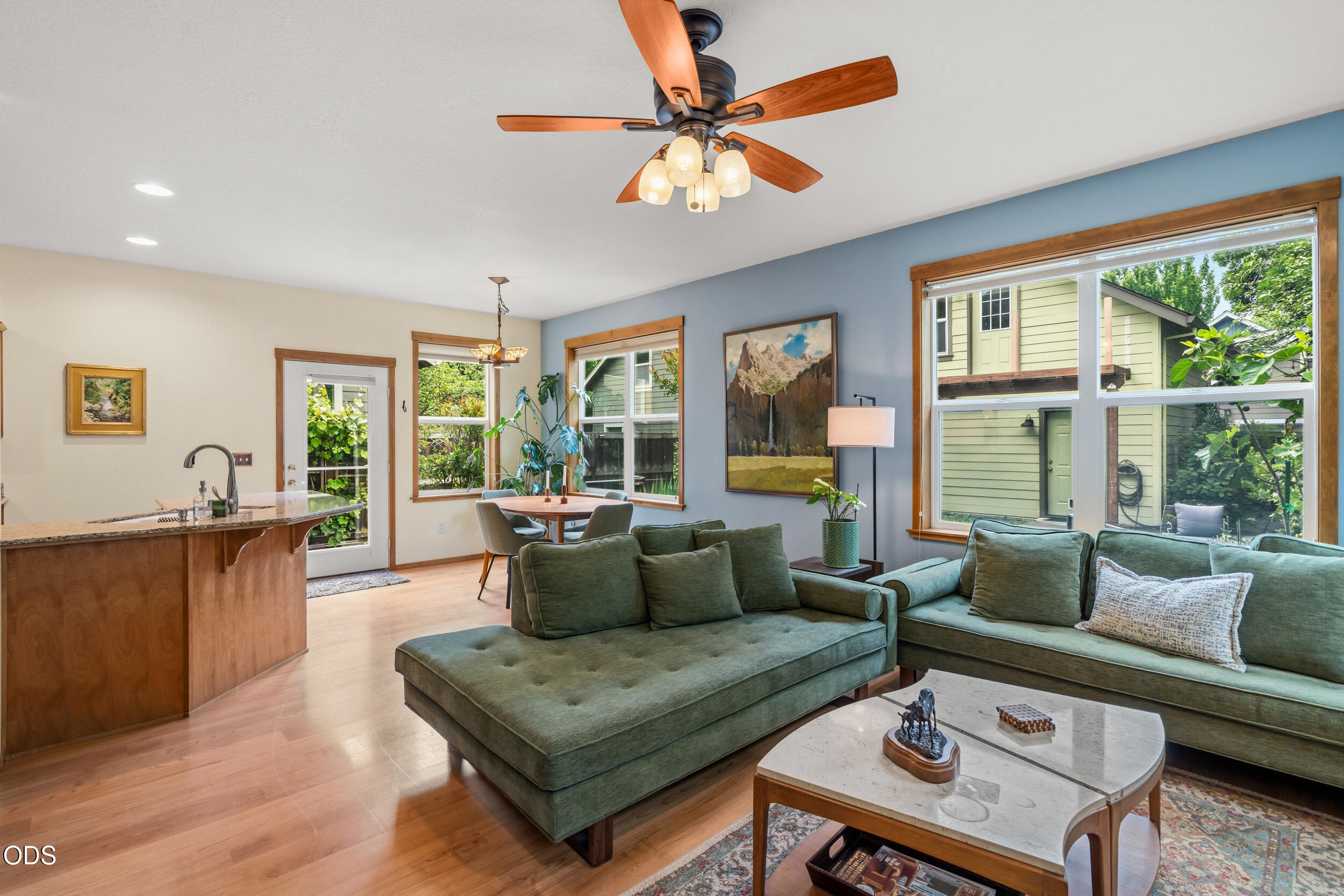 149 Graham Way Talent, OR 97540 - Photo 6 of 55