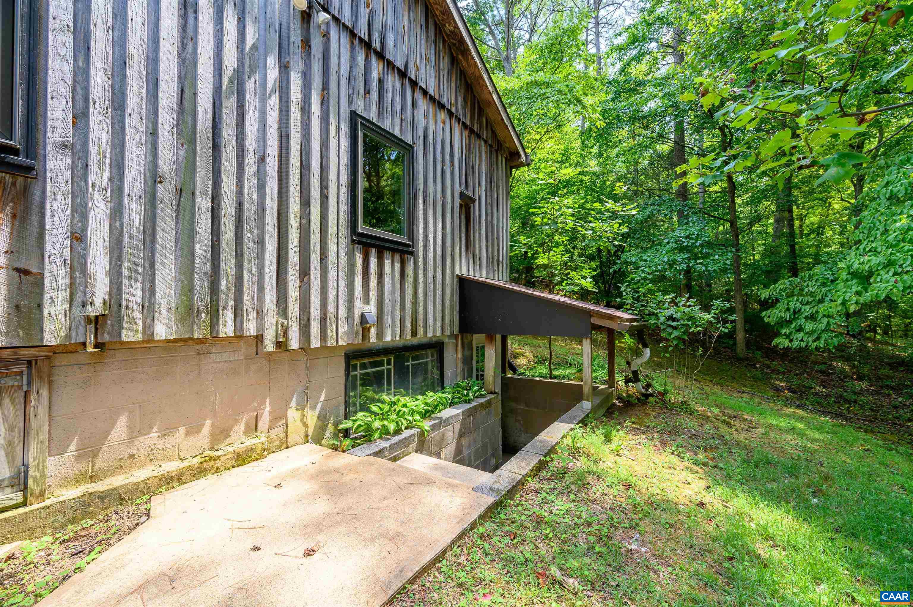 3882 Firehouse Road Howardsville, VA 24562 - Photo 35 of 75