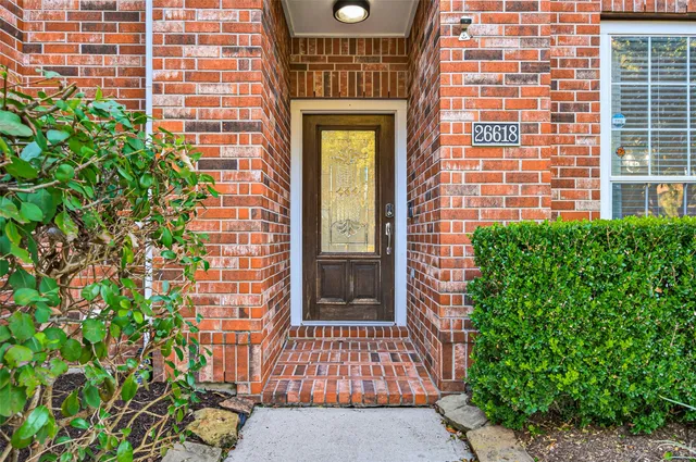 $550,000 | 26618 Summerbend Hollow Lane, Katy, TX 77494